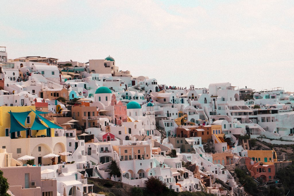 travel photographer in Santorini
